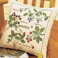 Kit de bordado "Kit de bordado Cushion Kazuko Aoki Series 5969 Berry in the Garden" Olympus