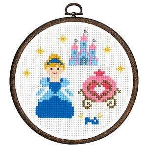 クロスステッチ完成品　刺繍　シンデレラ　ハンドメイド 刺しゅうキット 『刺繍キット かんたんクロスステッチ ものがたり