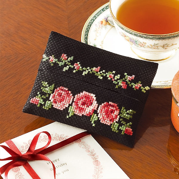刺しゅうキット 『刺繍キット 花刺しゅうの優しい小物 ティッシュ