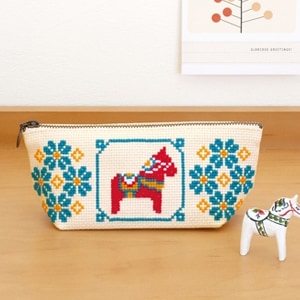 Kit de broderie "Kit de broderie Case de stylo Dalana Hose 9034" Olympus