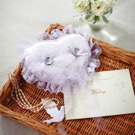 Kit de artesanía de boda "Almohada de anillo de bordado Hamanaka Aurora H431-122" Hamanaka