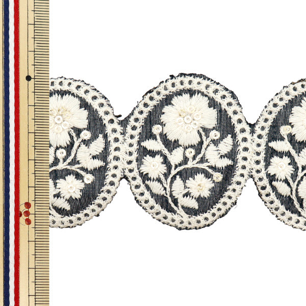 【数量5から】 手芸ブレード 『2022 インド刺繍ブレード ブラック×ベージュ 136A』