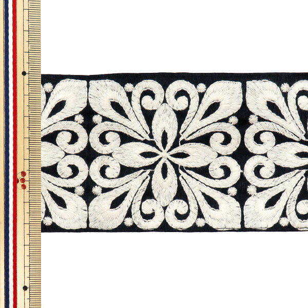 【数量5から】 手芸ブレード 『2024 インド刺繍ブレード ブラック×ホワイト M-379S』