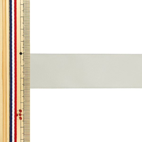 الشريط "1 صقيل مضاد للبيع على الوجهينالشريط العرض 28 مم × 3 م تقريبًا.