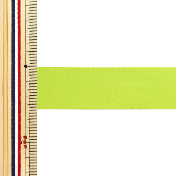 Ruban "1 satin à double faces anti-salonRuban 28 mm de large x environ 3m vert clair "