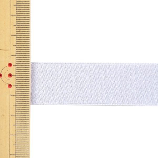 الشريط 『تُباع بقطعة واحدة من لؤلؤ الساتان』الشريط العرض تقريبًا 2.2 سم × 3 م تقريبًا رقم 029 اللون أبيض 58867 بوصة