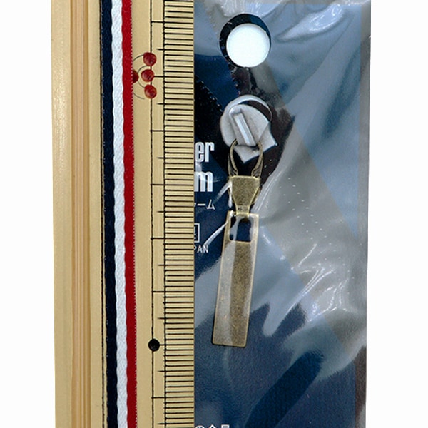 手芸パーツ 『ファスナーチャーム スクエアM アンティークゴールド FCG-5』 misasa ミササ