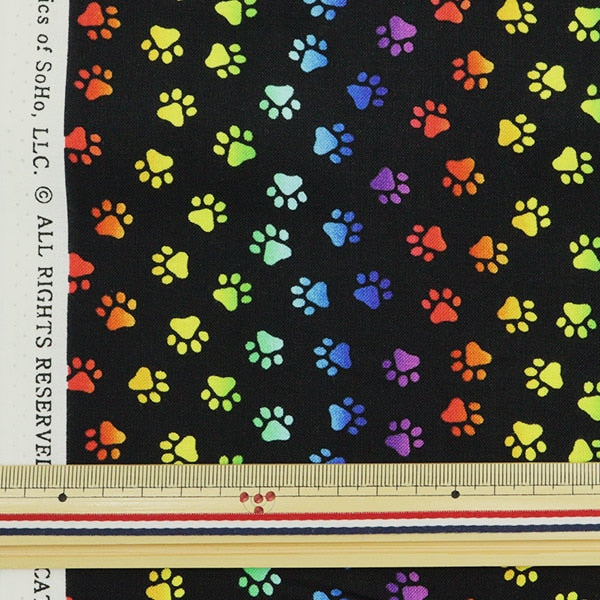 【数量5から】 生地 『インクジェットプリント 足跡 C8586-BLACK』 USAコットン