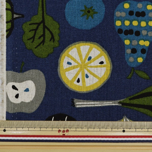 【数量5から】 生地 『綿麻キャンバス カラフルベジタブル ネイビー 99097-1D』