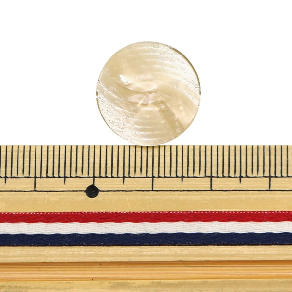 按鈕“與按鈕2023SS 41號1.8厘米82501-41-18”的腳