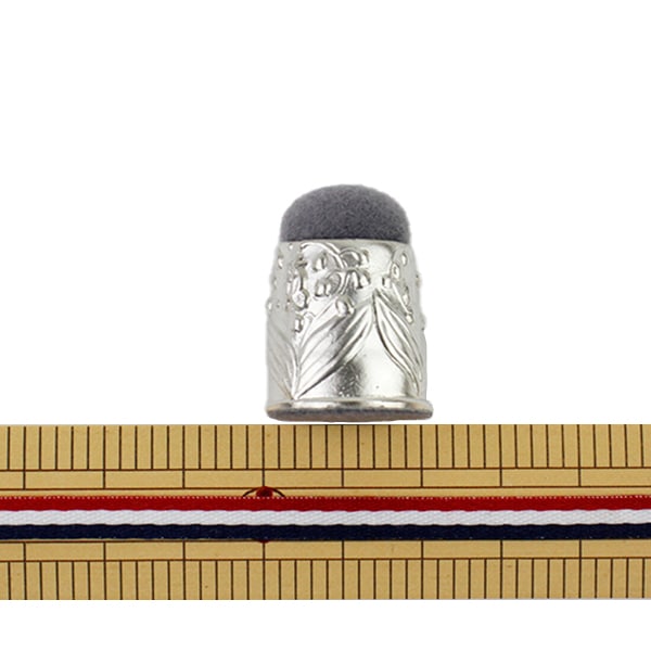 Coussin à épingles "Porto Bonheur Suzuran Pink Cdosion 79-488" Trèfle