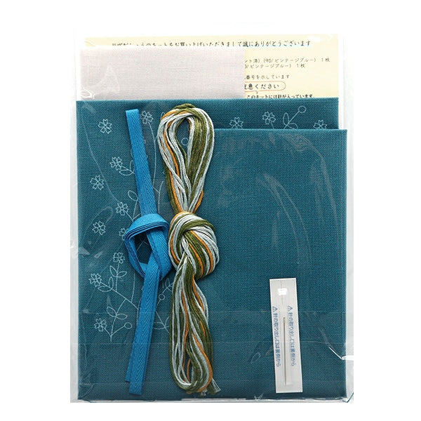 Embroidery kit "Hoshi Akari's embroidery notebook bag Hakube 544" Totsuka Sashimi