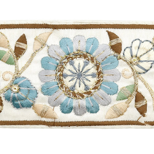 【数量5から】 手芸ブレード 『2024 インド刺繍ブレード ホワイト×ブルー M-306A1』