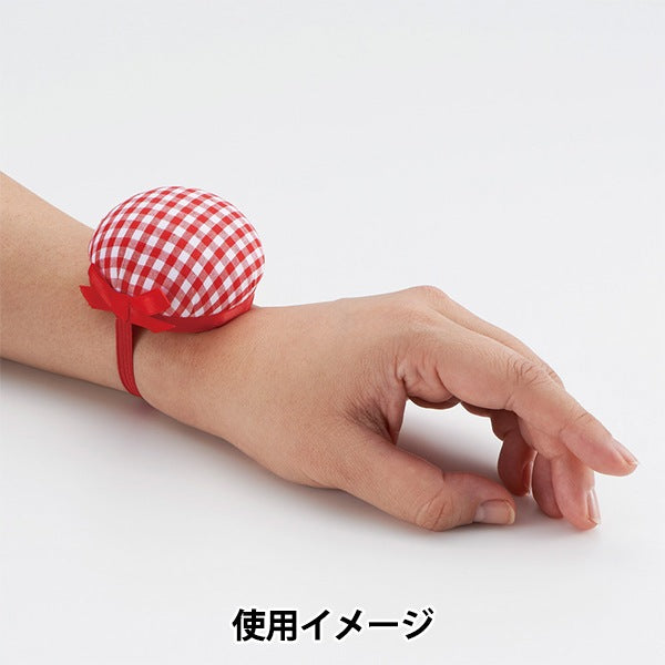 وسادة دبوس "وسادة دبوس ملونة باللون الأحمر 23-082" Clover