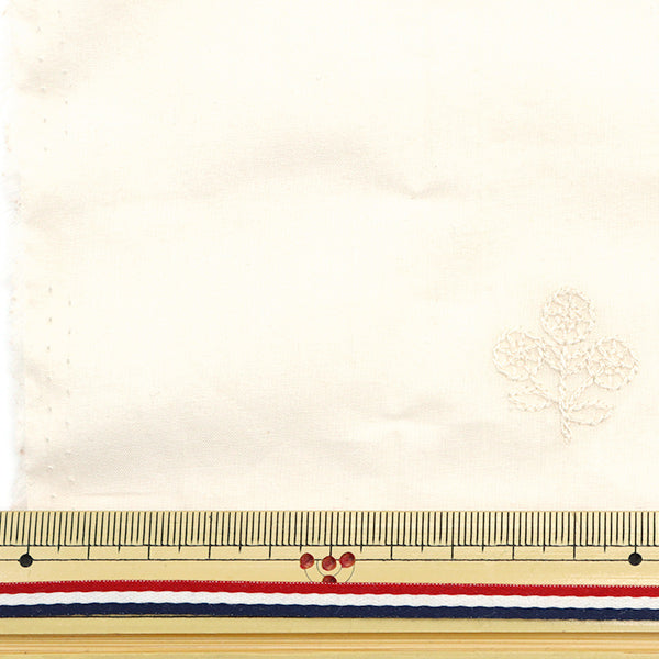【数量5から】 生地 『ローン 刺繍リース柄 YKA-89080-2A』 KOKKA コッカ
