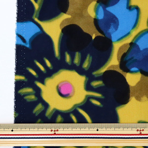 [Dalla quantità 5] Tessuto "Liberty House of Rivetzy Shadow 3632217-22at" Liberty Giappone