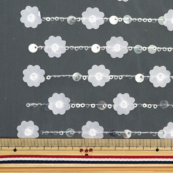 [Quantité à partir de 5] Tissu "Ligne de fleur en tulle à paillettes blanche sptulh-liflwh"