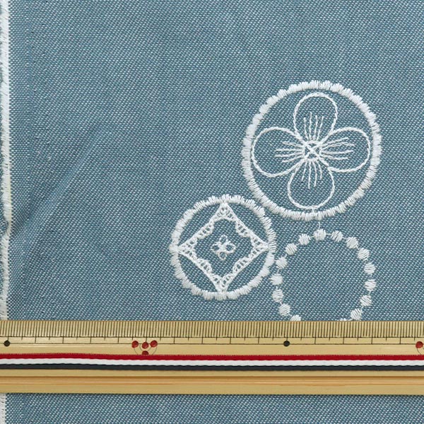 【数量5から】 生地 『デニム 刺繍サークル柄 ブルー YKA-81000-2B』 KOKKA コッカ