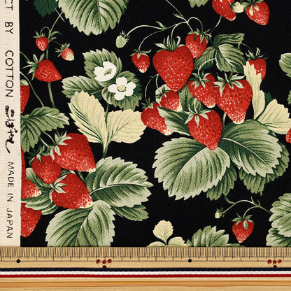[De cantidad 5] Tela "Twill Strawberry Paradise Black KTS7222-E" COTTON KOBAYASHI