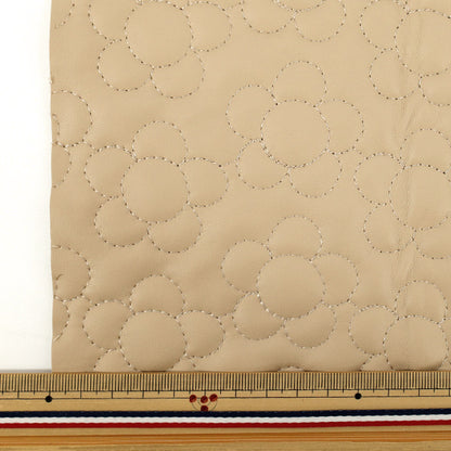 生地 『合皮キルトカットクロス フラワー 約65×80cm ベージュ CQ-GO-FL-BE』