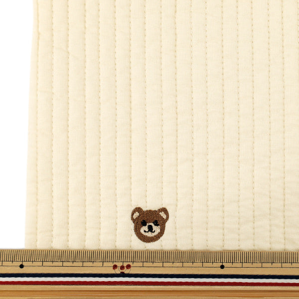 生地 『刺繍入りイブルキルト くまハート 約65×70cm アイボリー』