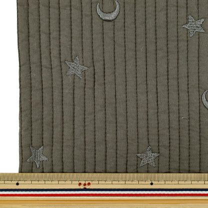 生地 『刺繍入りイブルキルト 月と星 約65×70cm チャコールグレー』