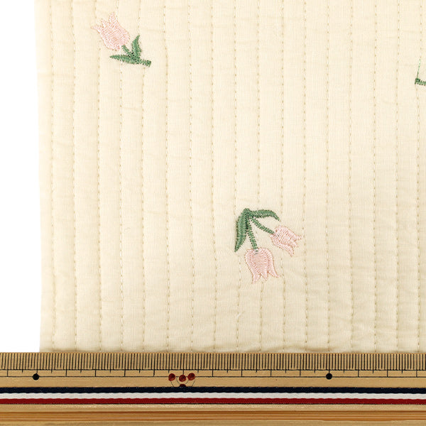 生地 『刺繍入りイブルキルト お花 約65×70cm アイボリー』