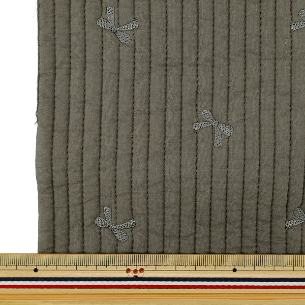 生地 『刺繍入りイブルキルト リボン 約65×70cm チャコールグレー』