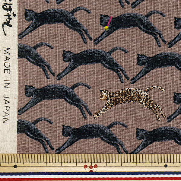 [Quantity starting from 5] Fabric "Cotton and linen"Sheeting Flying Cat Brown KTS7103-B" COTTON KOBAYASHI