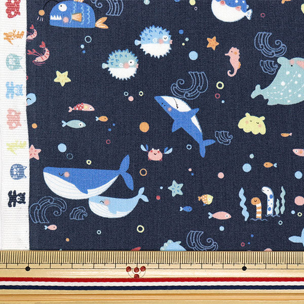 【数量5から】 生地 『シーチング ニュアンスキッズ さかな ネイビー COCO-2024-4E』