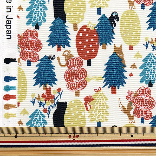 【数量5から】 生地 『ツイル 森のかくれんぼ レッドマルチ CHTW-HID-REMI』