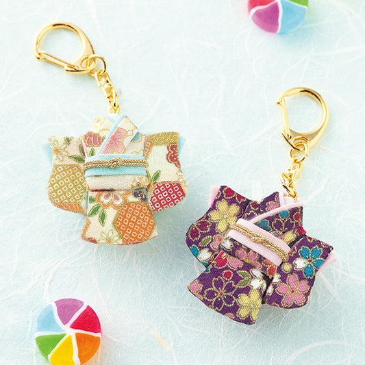 Work kit "Japanese mini-kimono key chain made without sewing" Panami Panami Takagi fiber