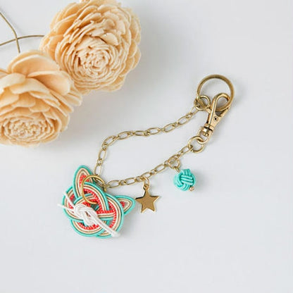 PIECE (Peace) Mizuhiki Kit "MIZUHIKIGIRL (Mizuhiki Girl) Cat knot bag charm Lime"