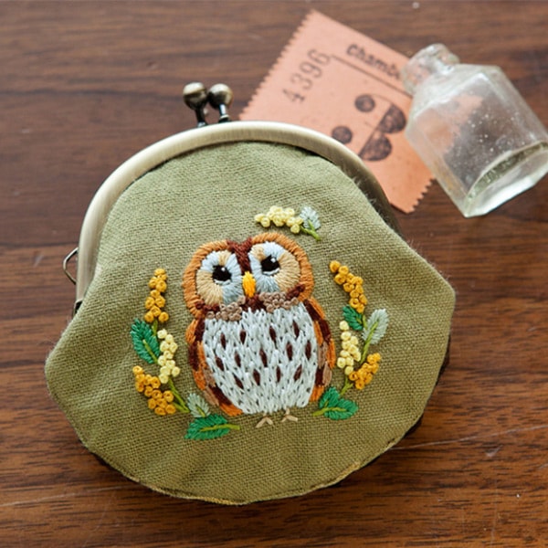 PIECE embroidery kit "chicchi's animal embroidery kit Gamaguchi Owl and Mimosa]