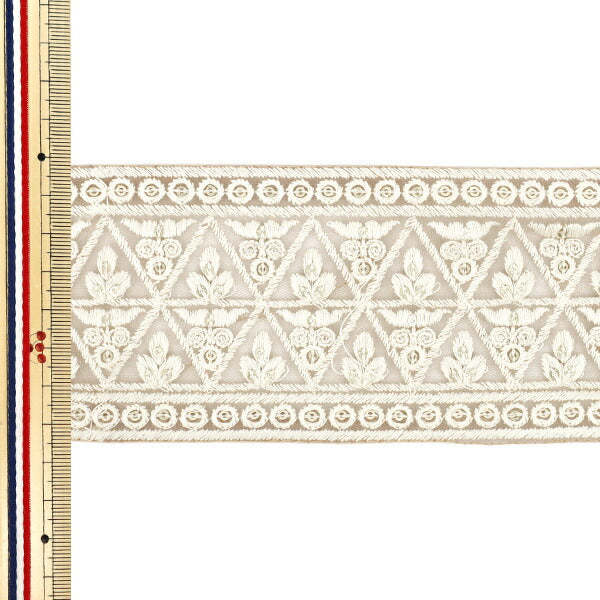 [Menge ab 5] KunsthandwerkBesätze "2025 Indischer Stickereibesatz Ca. 7,2 cm breit, beige x weiß, M-1057b"