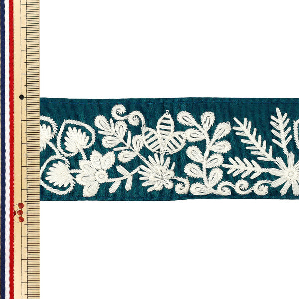 【数量5から】 手芸ブレード 『2025 インド刺繍ブレード 約4.5cm幅 グリーン×ホワイトM-1317-A』