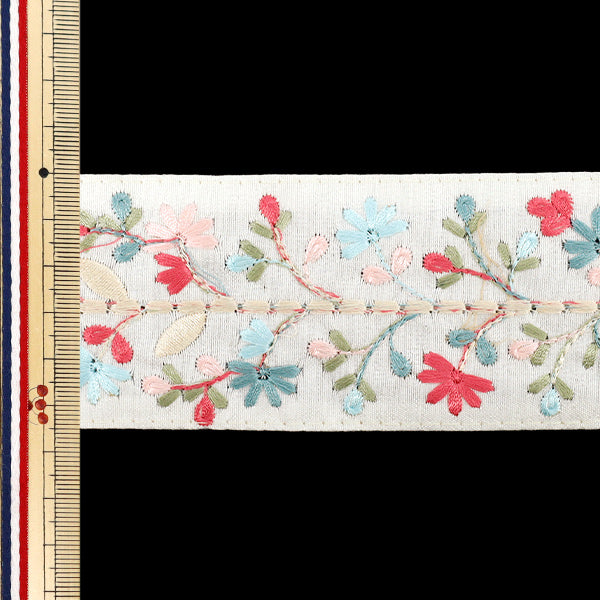 【数量5から】 手芸ブレード 『2025 インド刺繍ブレード 約5.5cm幅 ホワイト×ピンク M-1400-A』