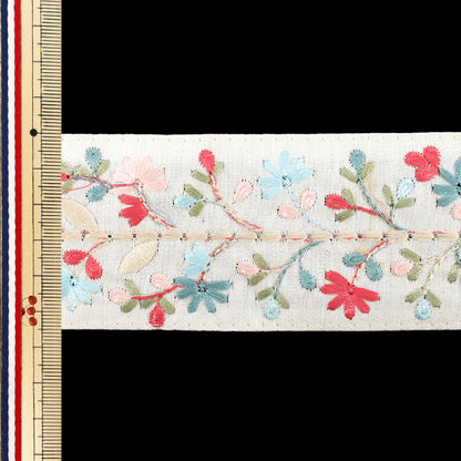 【数量5から】 手芸ブレード 『2025 インド刺繍ブレード 約5.5cm幅 ホワイト×ピンク M-1400-A』