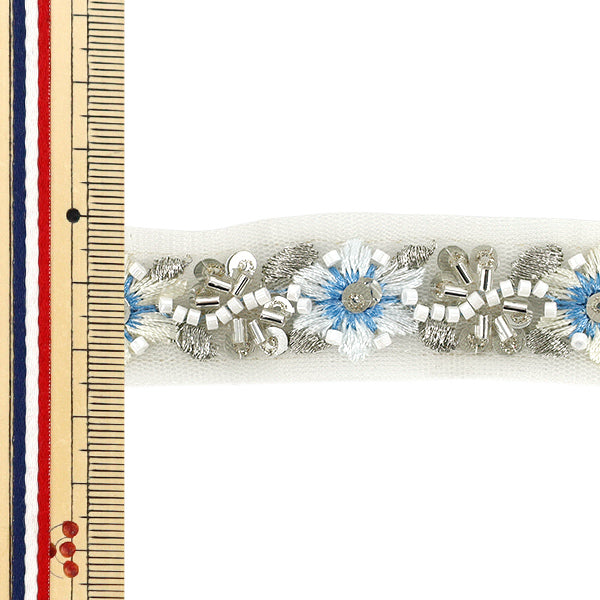 【数量5から】 手芸ブレード 『2025インド刺繍ブレード 約2.5cm幅 ホワイト×ブルー M-1479K』