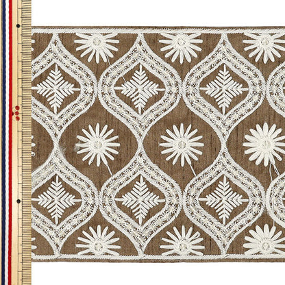 【数量5から】 手芸ブレード 『2025インド刺繍ブレード 約13.5cm幅 ベージュ×ホワイト M-5067A』