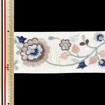 【数量5から】 手芸ブレード 『2026インド刺繍ブレード 約5.7cm幅 ホワイト×ブルー M-5157C』