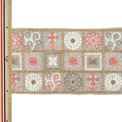 【数量5から】 手芸ブレード 『2026インド刺繍ブレード 約10.5cm幅 グレー×ピンク M-5355D』