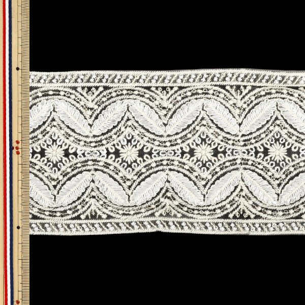 【数量5から】 手芸ブレード 『2026インド刺繍ブレード 約10.5cm幅 ホワイト M-5365G』