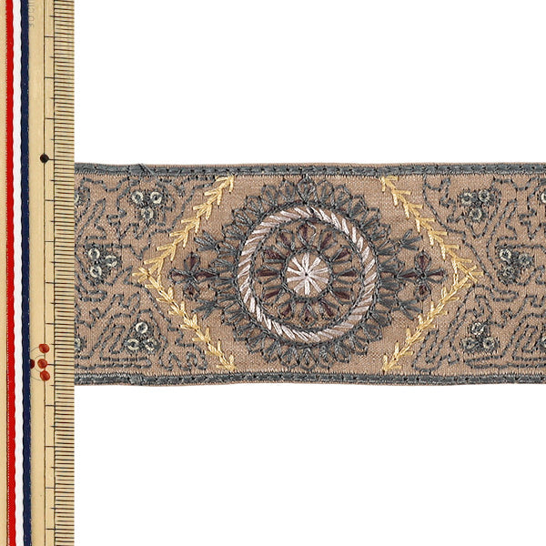 【数量5から】 手芸ブレード 『2026インド刺繍ブレード 約5.5cm幅 ベージュ M-5406B』