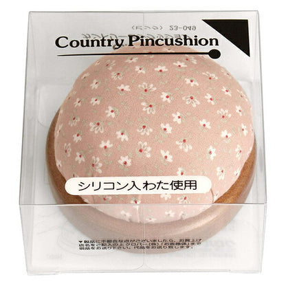 Подушечка для булавок Country Pincushion Pink 23-049" Clover
