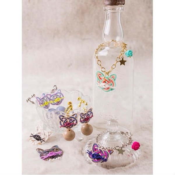 PIECE (Peace) Mizuhiki Kit "MIZUHIKIGIRL (Mizuhiki Girl) Cat knot bag charm Lime"