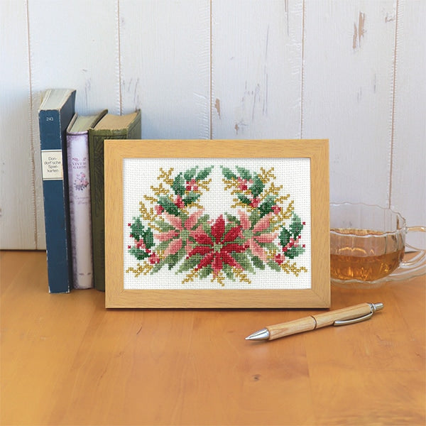 Embroidery kit "12 months flower frame embroidery kit December Poinsettia Malie / Cutrix College 7519" Olympus