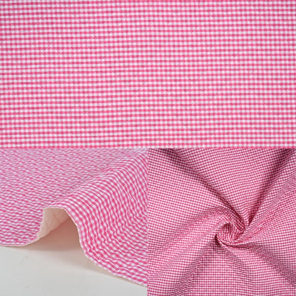 [De la cantidad 5] Tabulación "Teñido de acolchado de gingham es un ancho de color rosa oscuro alrededor de 105 cm"