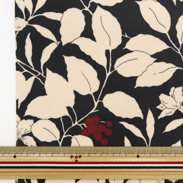 [De la quantité 5] Tissu "Twill Wood et motif floral Modèle noir R-KOSP5541-E" Coton Kobayashi Cotton Kobayashi Kobayashi.