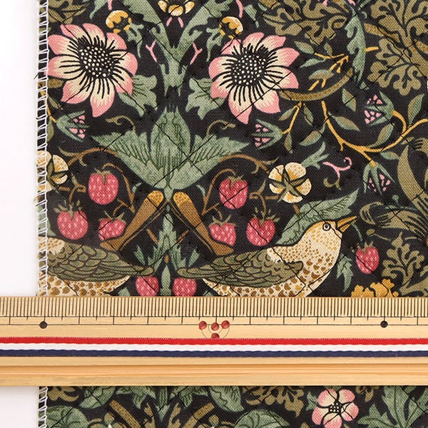 Fabric "Best of Morris Best of Morris Quilt Cut Cloth Approximately 105cm x 50cm Strawberry Seaf Black C-Q8176-11 "